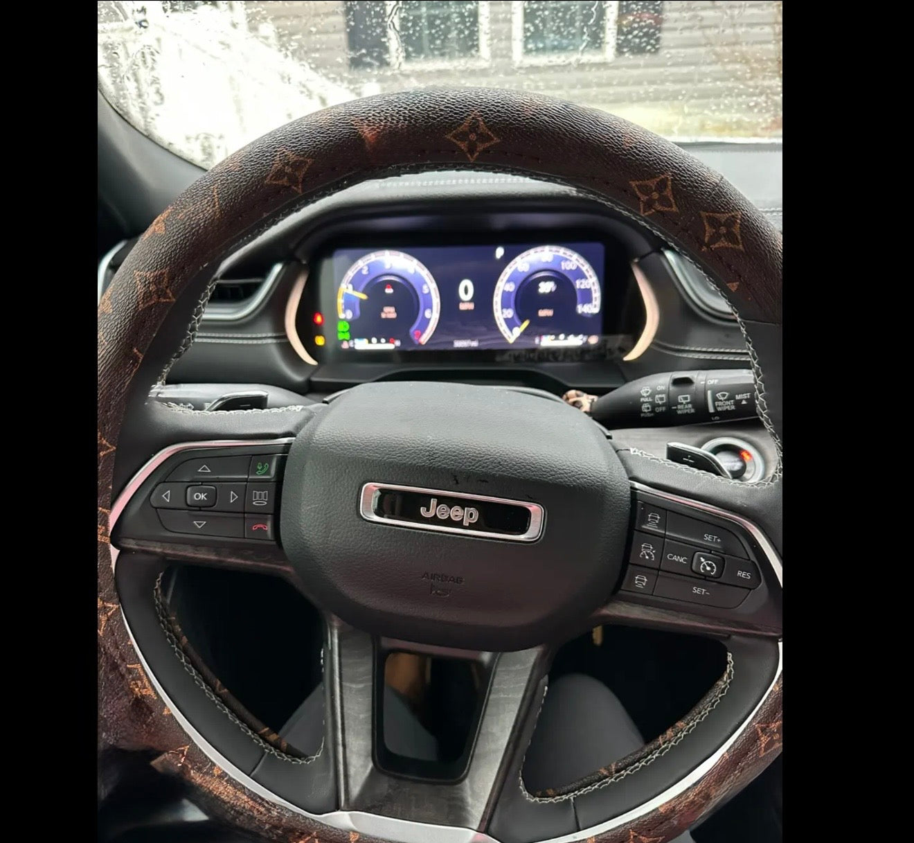 Boujee Steering wheel cover 🖤