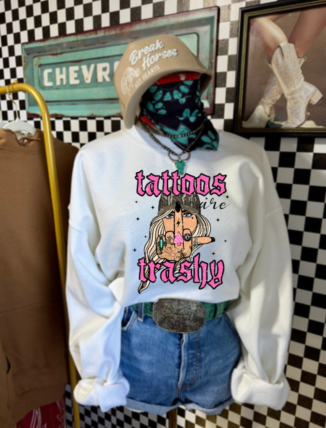 Tattoos and trashy blonde edition 🩷