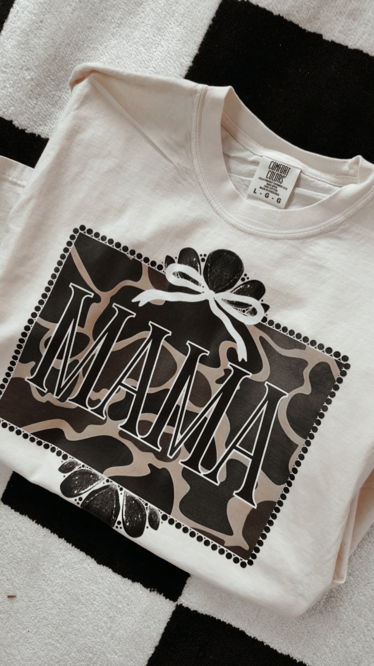 Mama Camo graphic 🖤